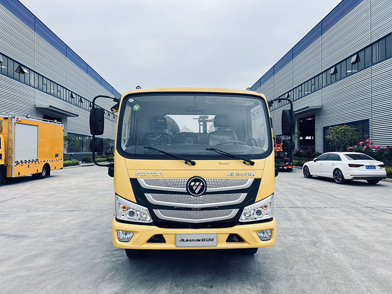 福田歐馬可3600軸距高端藍(lán)牌清障車